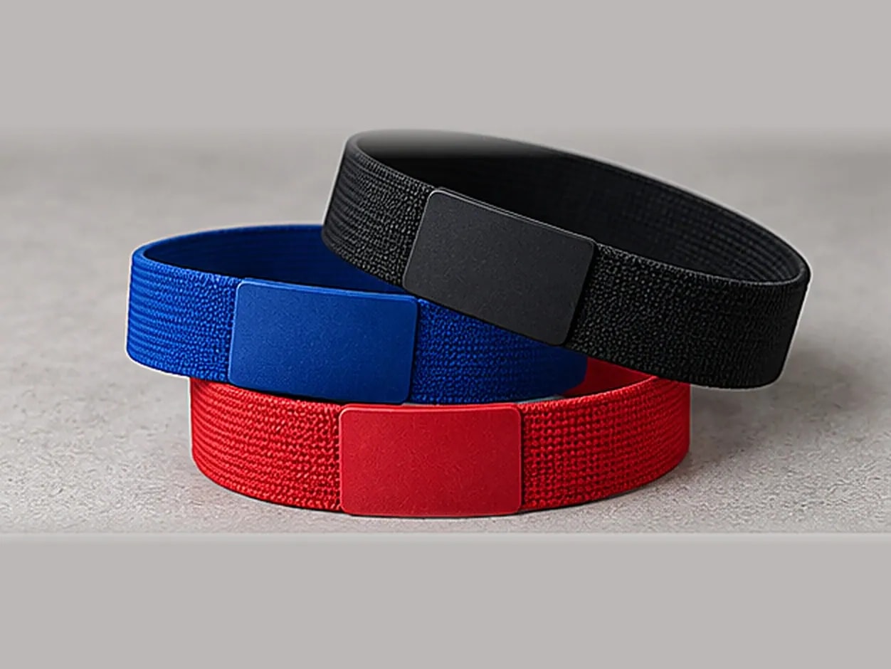 Black, blue and red elastic RFID bands with a flat chip panel